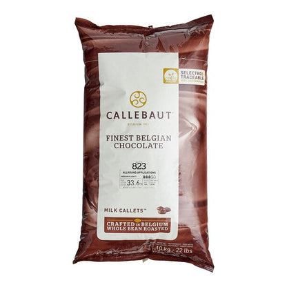 Callebaut Recipe 823 Milk Chocolate Callets™ 22 lb. - 2/Case